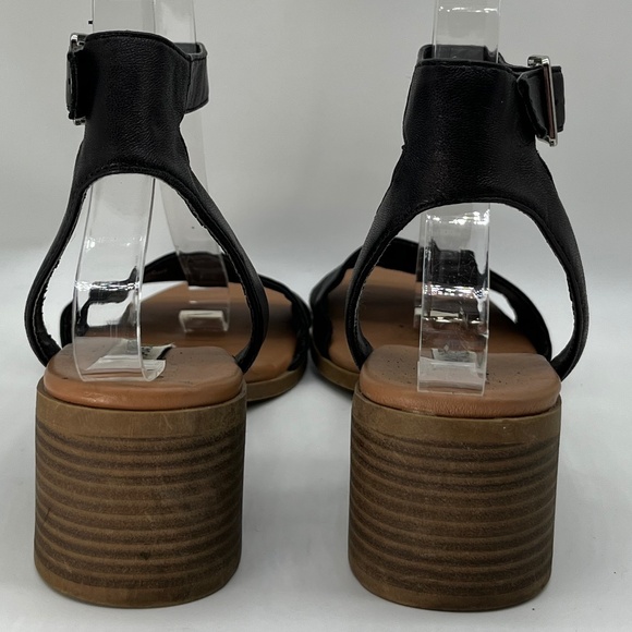 Steve Madden Leather Ankle Strap Sandals. 6.5M - Picture 4 of 8